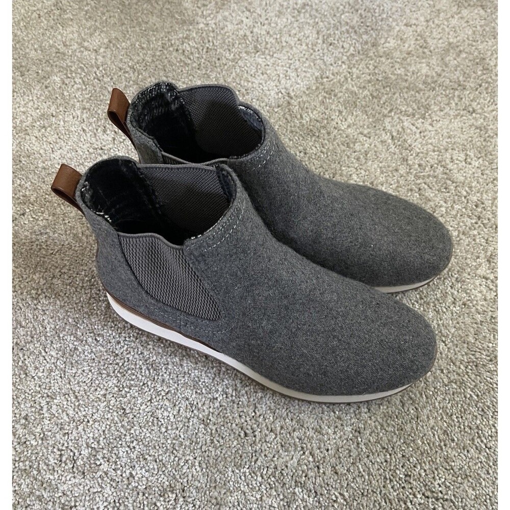 BOC Born Kara Womens Ankle Booties 8M Gray Felt Pull On Quality Designer OBO